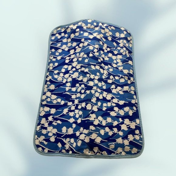 Lot 17 Assorted Knitting Needles, With Needle Case. 7  Skeins Of Golo Wool Yarn - Picture 5 of 7